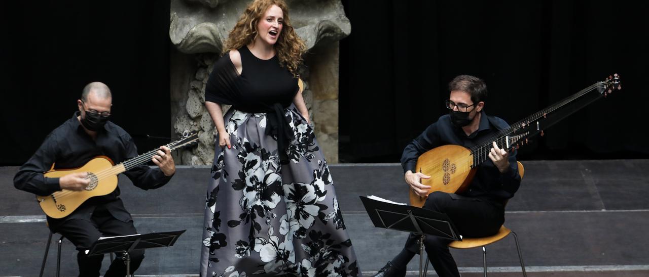 Raquel Andueza, en una actuación en el Antiguo Instituto.