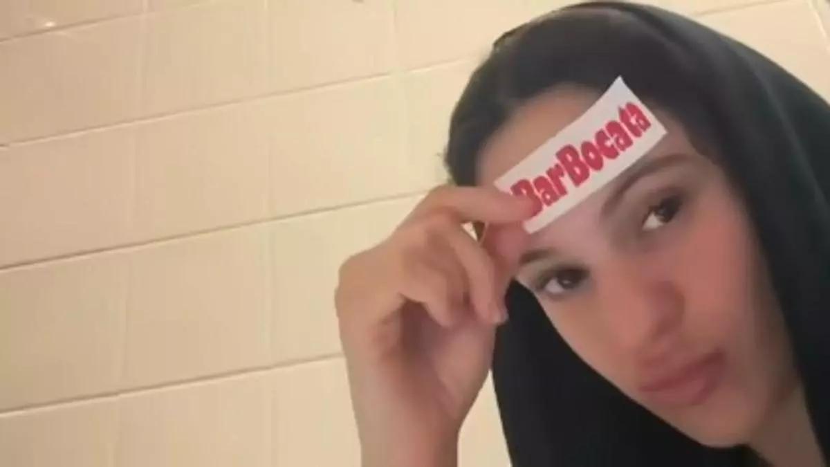 Rosalía promocionant un restaurant de Barcelona