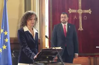 Así asumió Eva Ledo la consejería de Educación de Asturias, en plena revuelta de profesores: se acercó a manifestantes de la concertada y promete diálogo "para recobrar confianza"