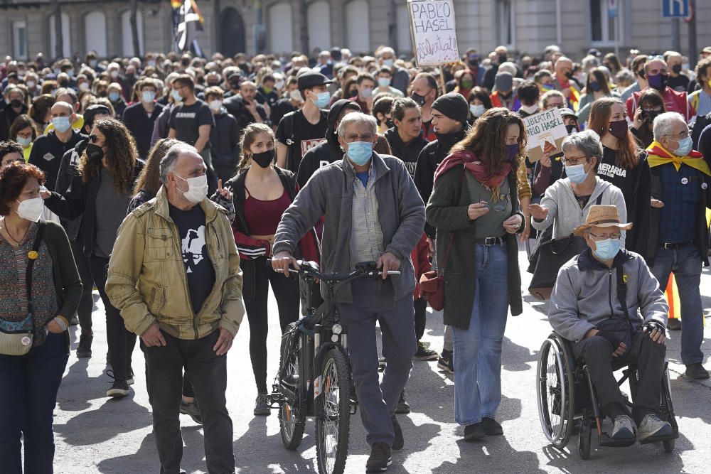 Manifestació a Girona per la llibertat d'expressió, el futur dels joves i l'autodeterminació