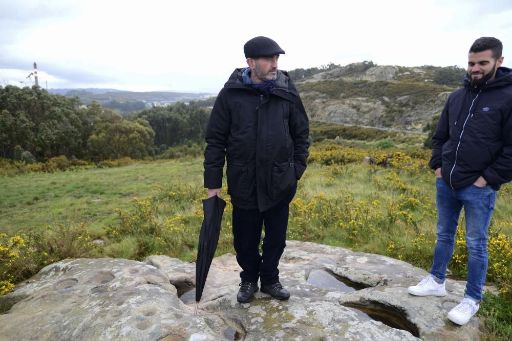 Un vecino reconoció la piedra en un paseo y alerta de que está en el trazado del nuevo poliducto. Tres restos arqueológicos similares son Bien de Interés Cultural