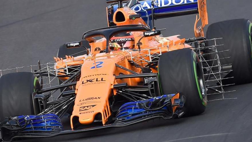 El McLaren del compañero de Alonso sufre su tercera avería del día en Montmeló