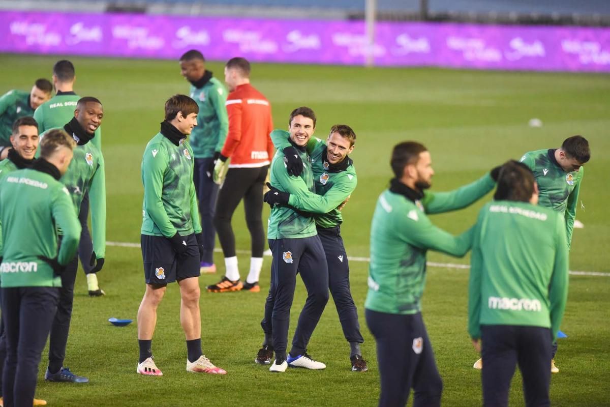 Entrenamiento de la Real Sociedad en el estadio El Arcángel