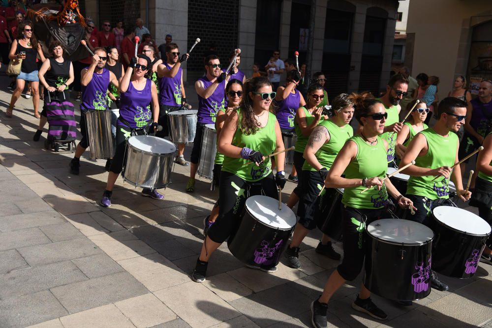 Música, festa i públic nombrós en la Cercavila de la Festa Major de Manresa