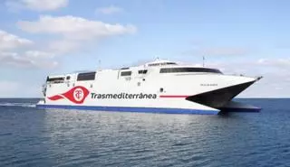 Transmediterránea conecta Lanzarote con Fuerteventura