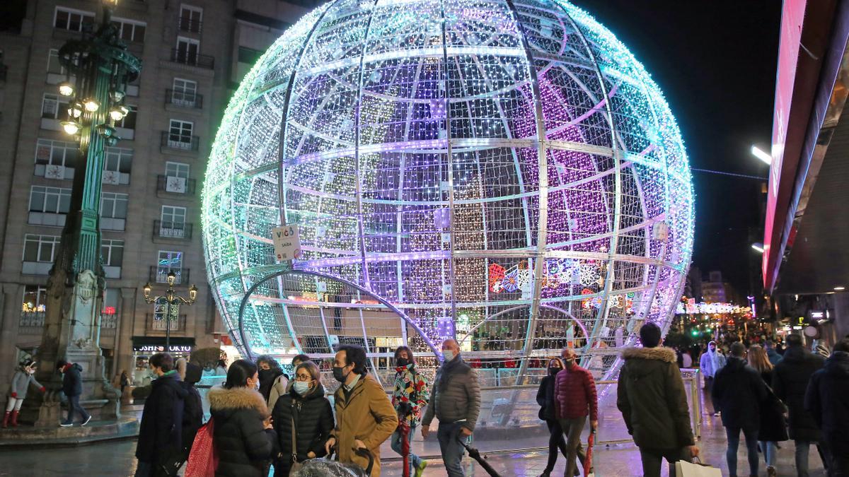 Esfera de Urzáiz iluminada en la pasada Navidad