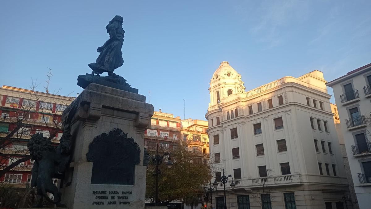 Sol de invierno y cielo despejado, este martes por la tarde desde la plaza del Portillo