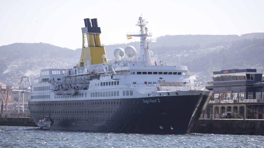 El crucero, esta mañana, en la estación marítima.