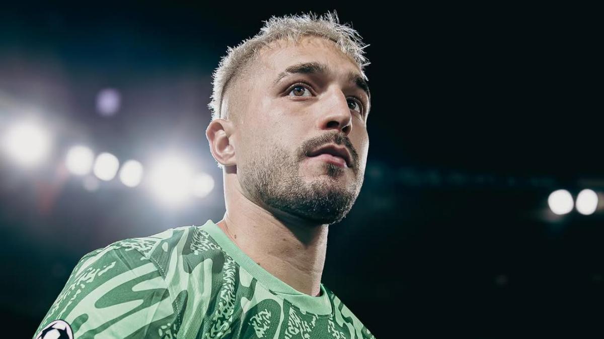 Arnau Tenas, este curso con el PSG