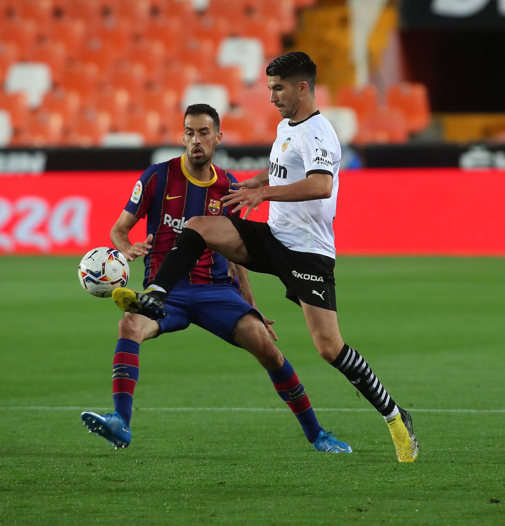 Todas las imágenes del partido entre el Valencia CF y el Barcelona