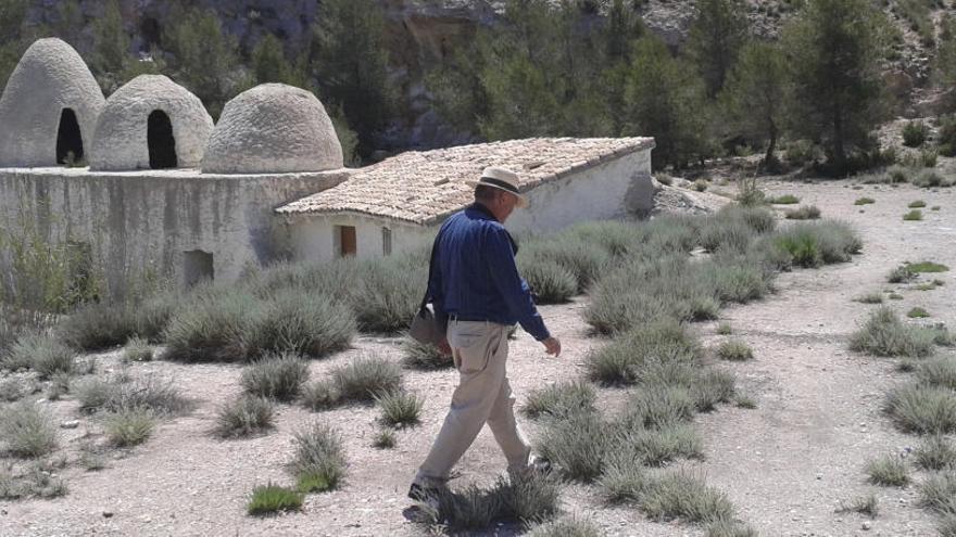 El PSOE solicita frenar la degradación de los hornos de yeso de Villena