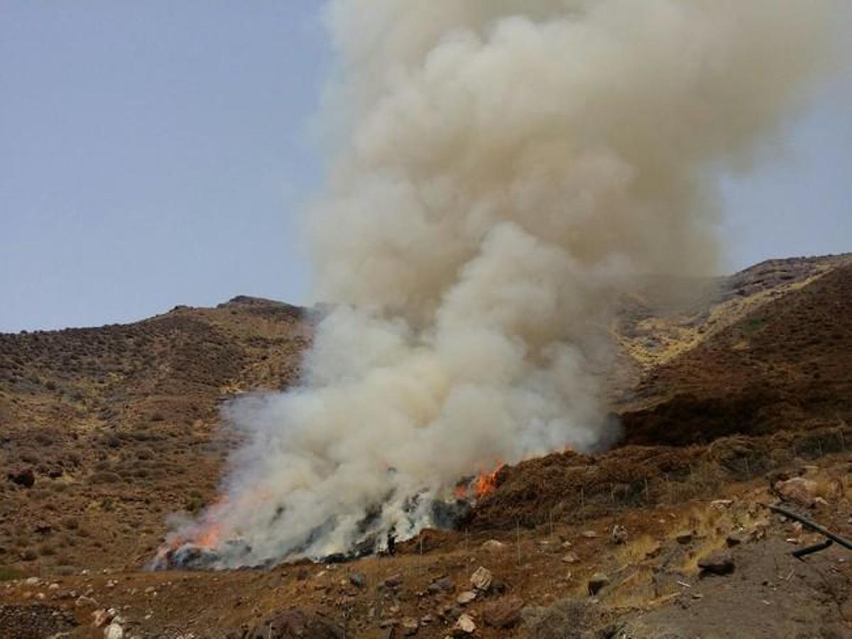 Incendio en un vertedero de La Aldea Incendio en un vertedero de La Aldea