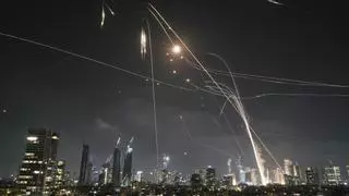 Israel abre un nuevo frente de guerra con su ataque a Irán, que responde con más de 100 misiles
