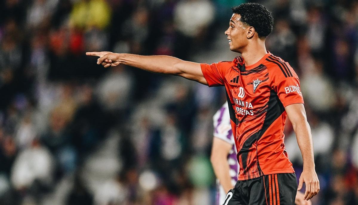 Etienne Eto’o, atacante balear del Rayo Vallecano (cedido al Mirandés) también interesa.