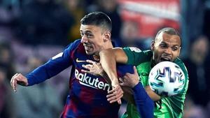 Braithwaite pelea con Lenglet en el partido de octavos de final de la Copa del Rey jugado en el Camp Nou.