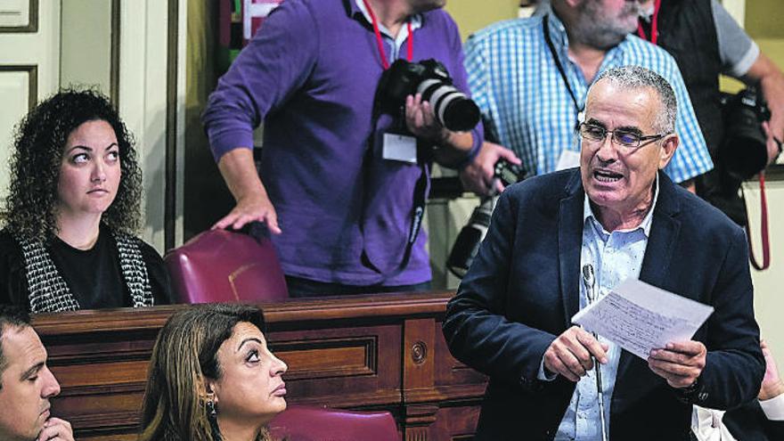 Mario Cabrera, dirigente de CC en Fuerteventura, en el Parlamento canario.