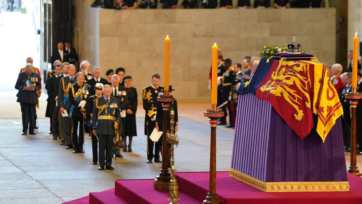 Aquests són els convidats i els rebutjats al funeral d’Isabel II