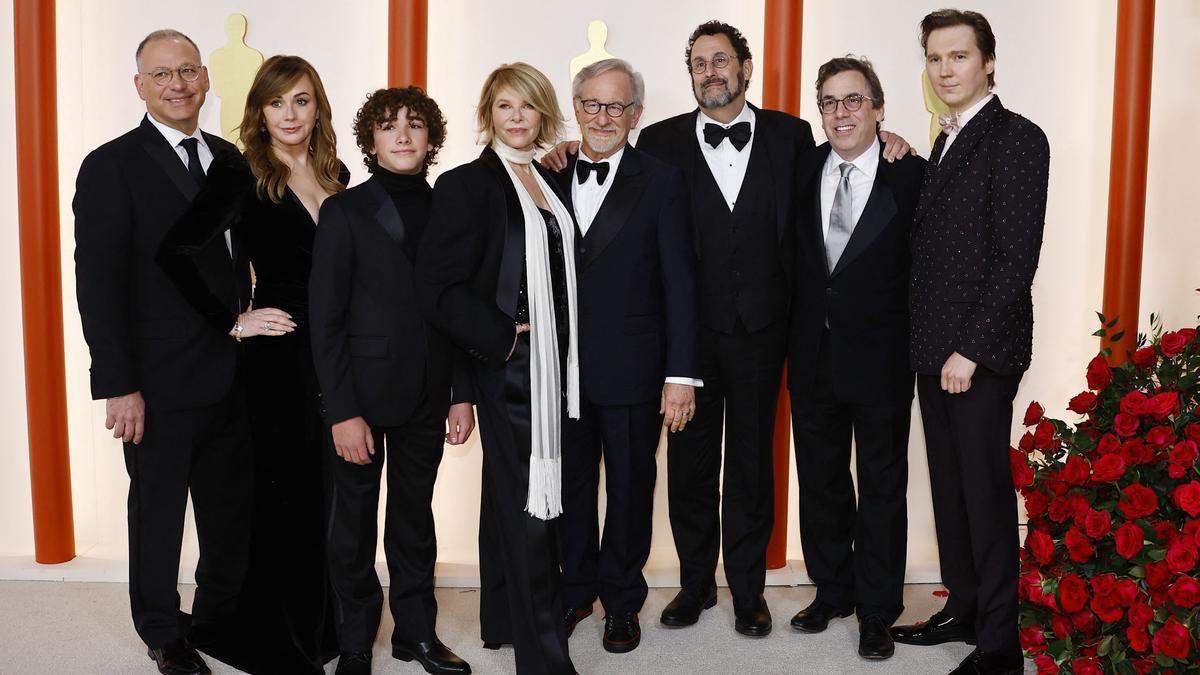   Steven Spielberg, Kate Capshaw y resto de actores de la pelicula ’Los Fabelman’