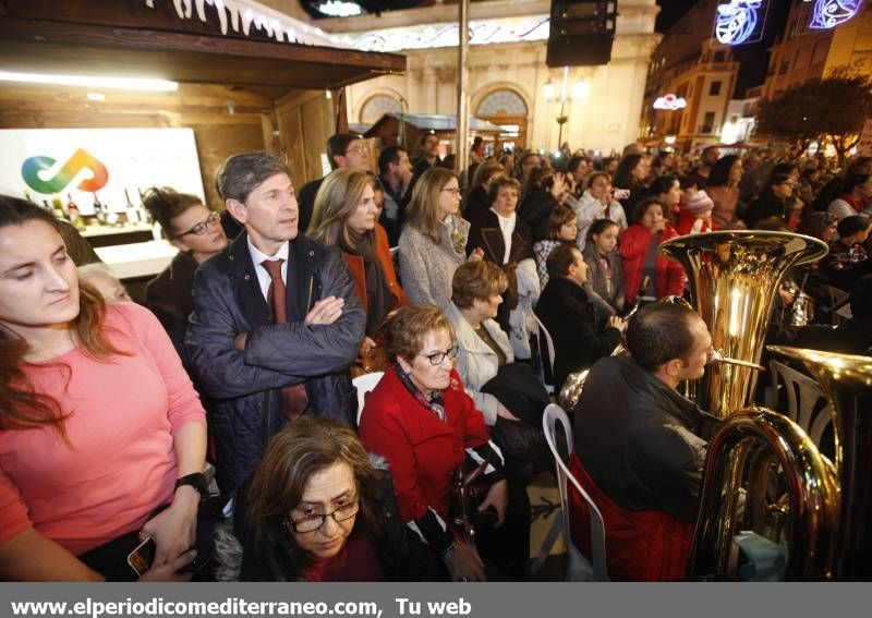 GALERÍA DE FOTOS -- Villancicos en el Mercat de Nadal