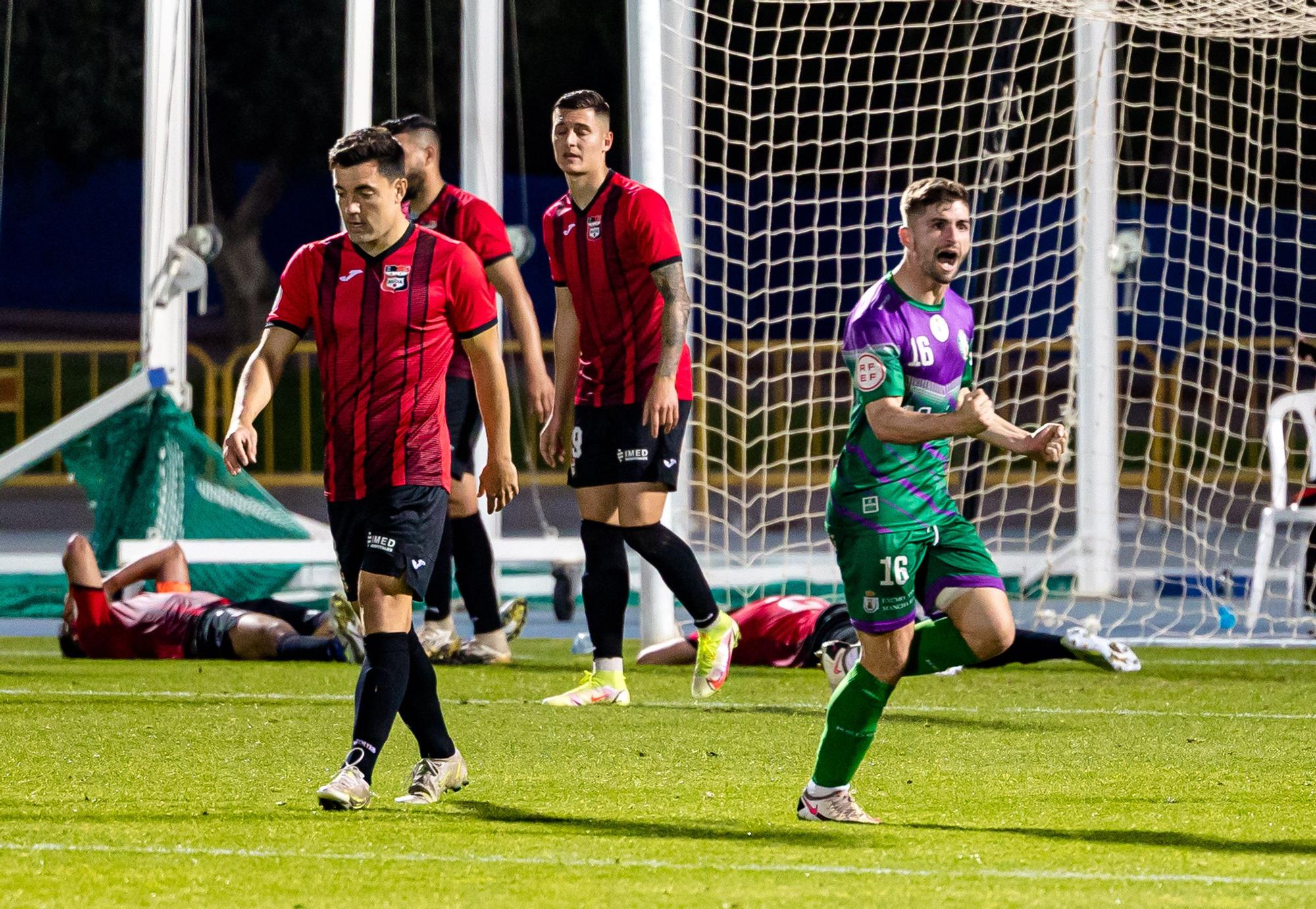 La Nucía deja escapar la victoria con un gol en el 99’. El árbitro sale escoltado tras una tangana final