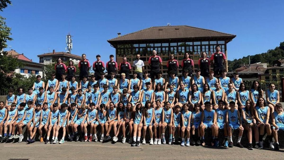 Participantes del Campus Basket Laviana 2026.