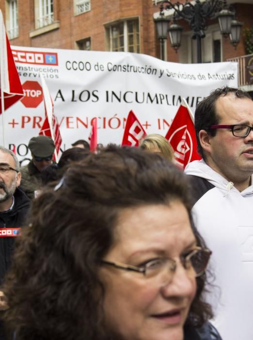 Manifestación de los sindeicatos contra la siniestralidad laboral