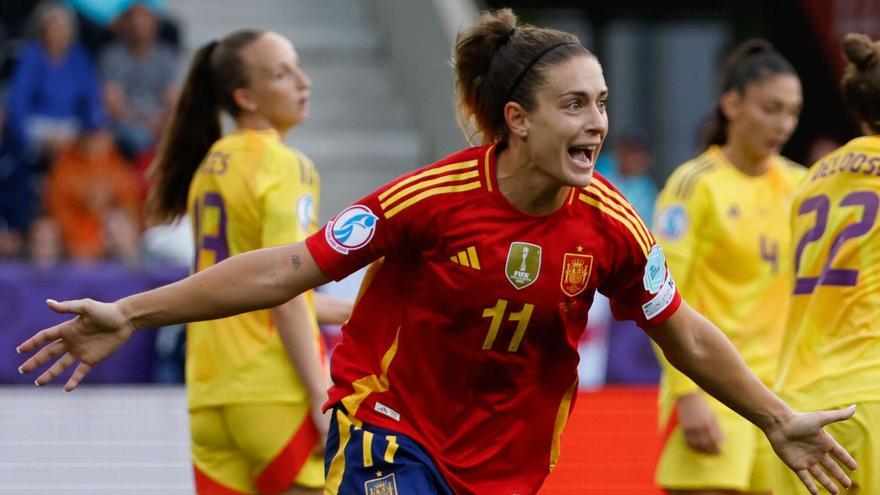 Alexia Putellas celebra tras marcar el 6-2 durante el partido de la segunda jornada de la fase de grupos de la Eurocopa 2025 entre la selección de España y la selección de Bélgica en Thun