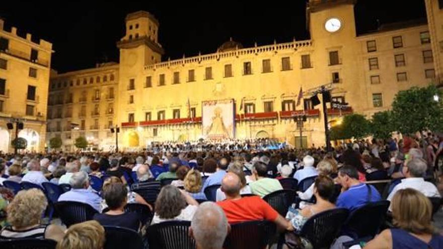 Emotiva Alborada con la Salve en honor a la Patrona