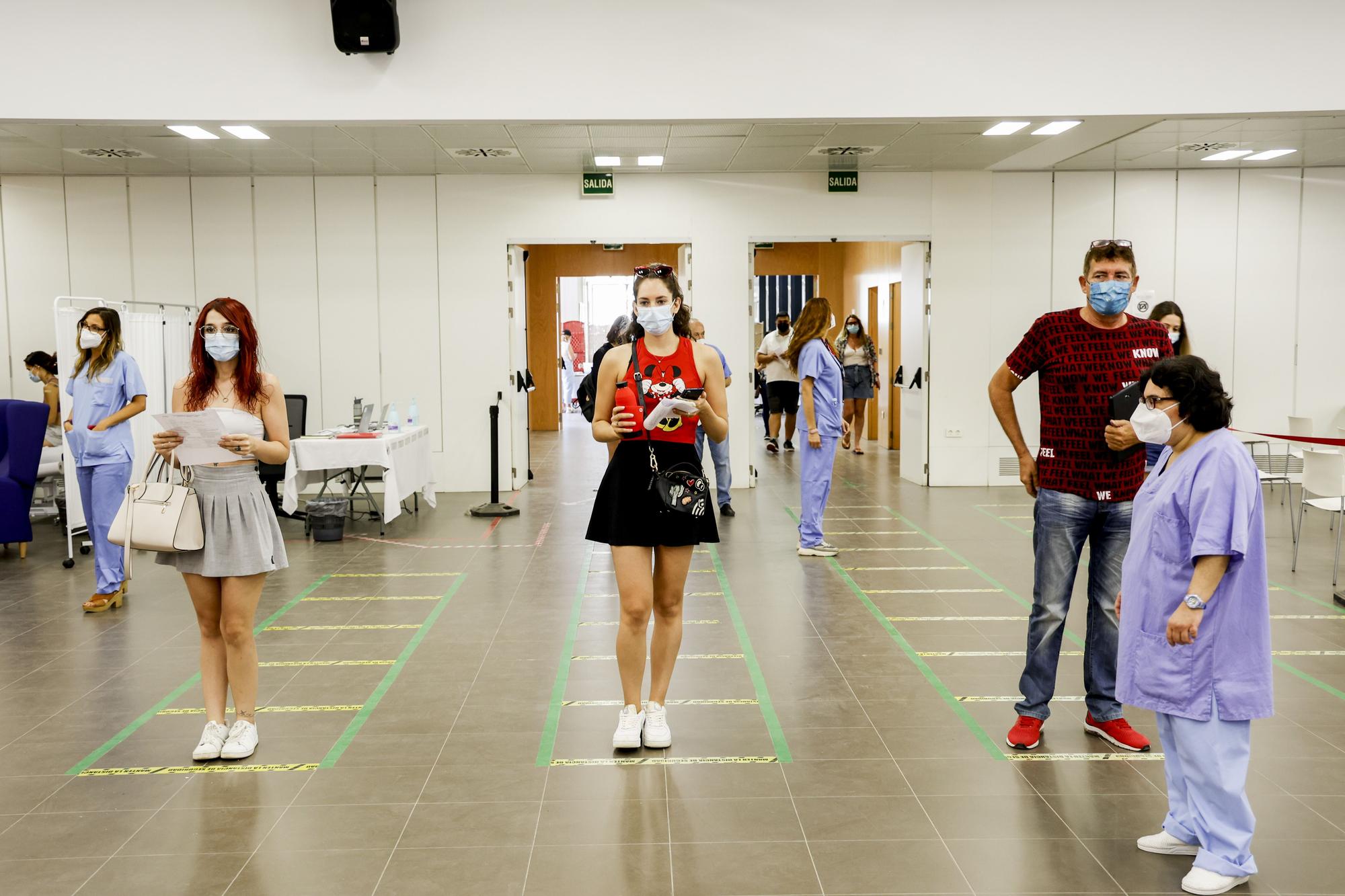 La sala multifuncional Jubiocio se convierte en el vacunódromo de los jóvenes