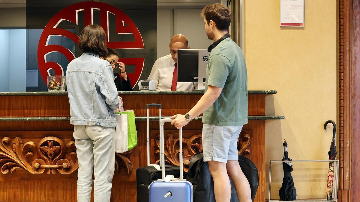 Vídeo: Un experto explica cómo dar tus datos de forma segura en hoteles y alojamientos