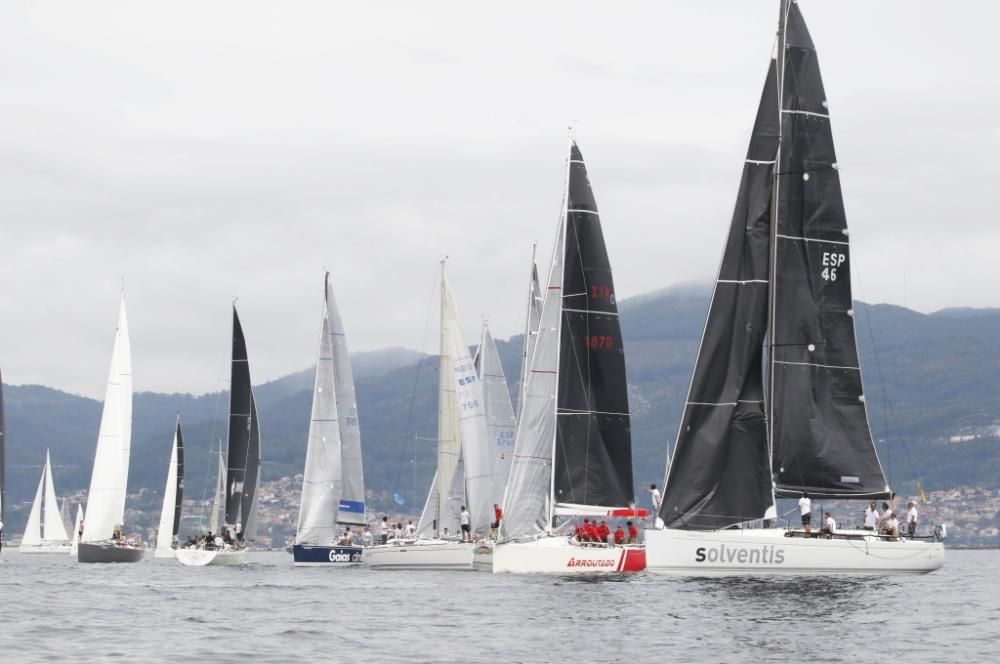 Las imágenes de la salida de la regata Rías Baixas