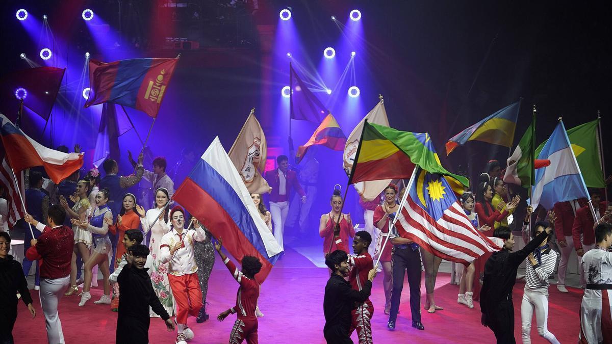 Les imatges de l'espectacle Vermell del Festival del Circ de Girona 2026