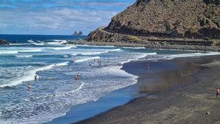 Hallan 30 fardos de cocaína en playas de Tenerife