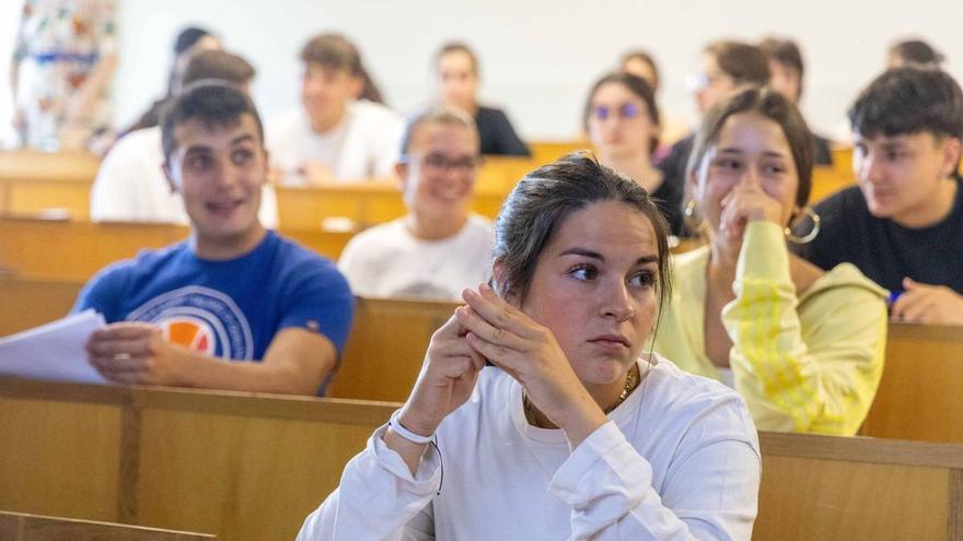 Nueva PAU en Galicia: la Xunta propone una segunda revisión para cada examen elaborado y más docentes de secundaria en los grupos de trabajo