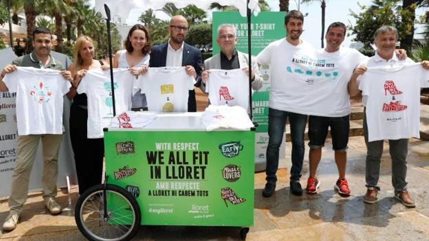 La presentació de la campanya «Amb respecte a Lloret, hi cabem tots» es va fer ahir al centre.