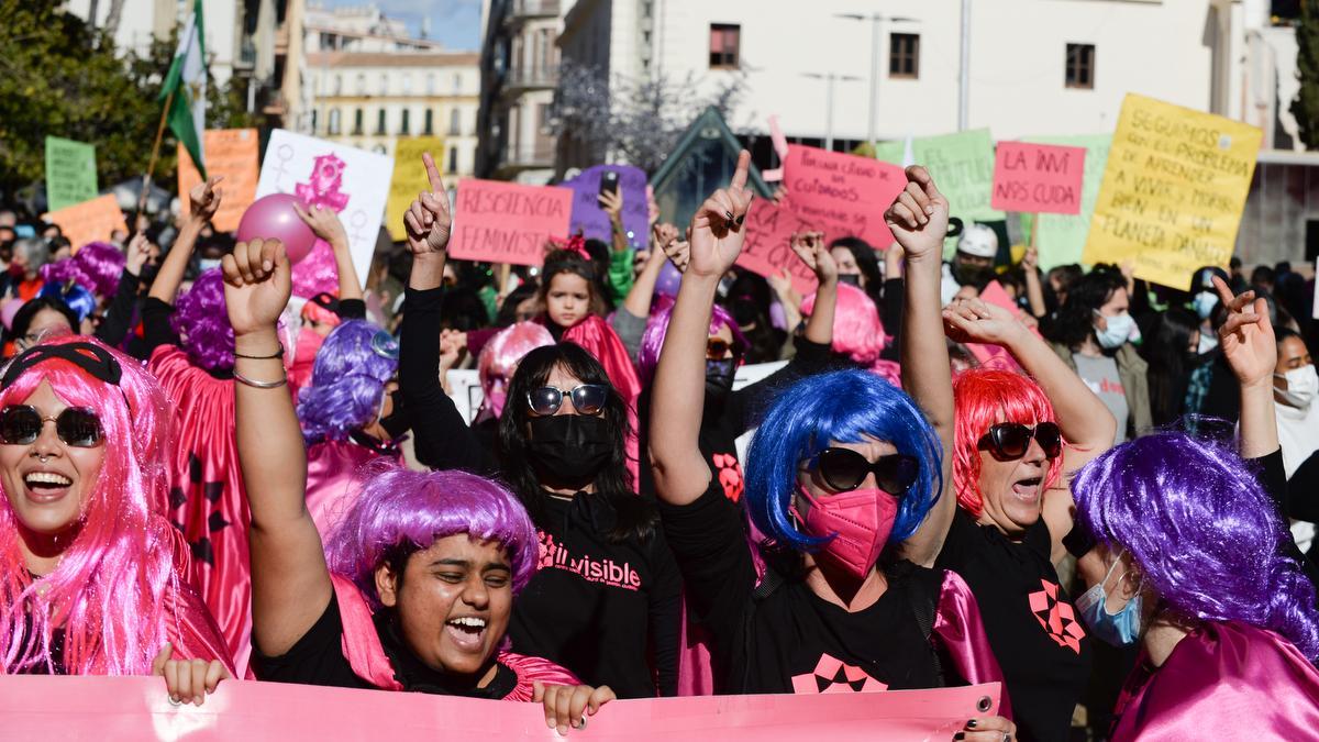 Manifestación en contra del desalojo de La Casa Invisible