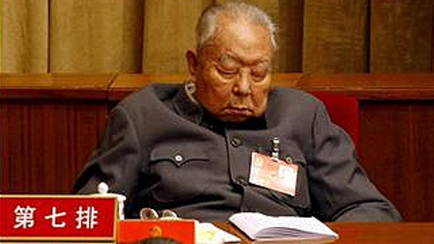 Fallece el sucesor de Mao y ex líder del Partido Comunista, Hua Guofeng