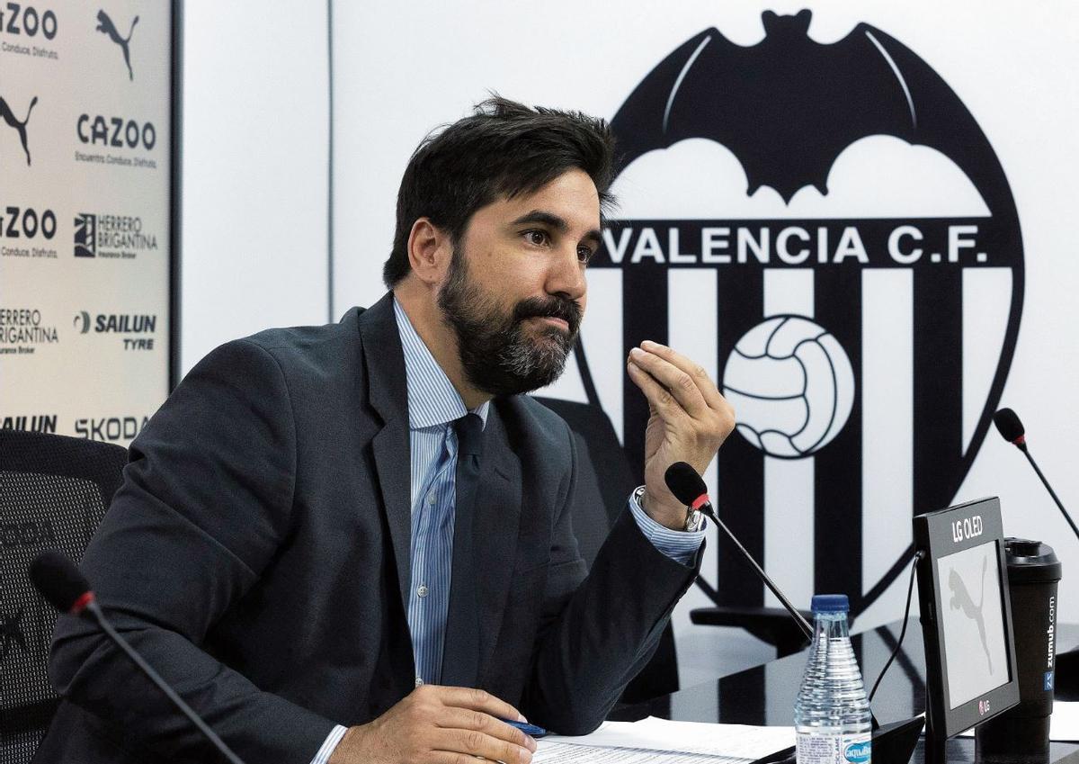 Rueda de prensa de Javier Solís en Mestalla