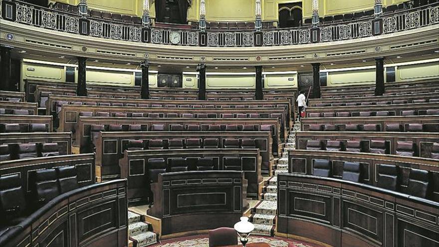 La Diputación Permanente permite a los diputados mantener el sueldo