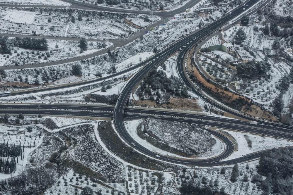 La neu cobreix les comarques alacantines.