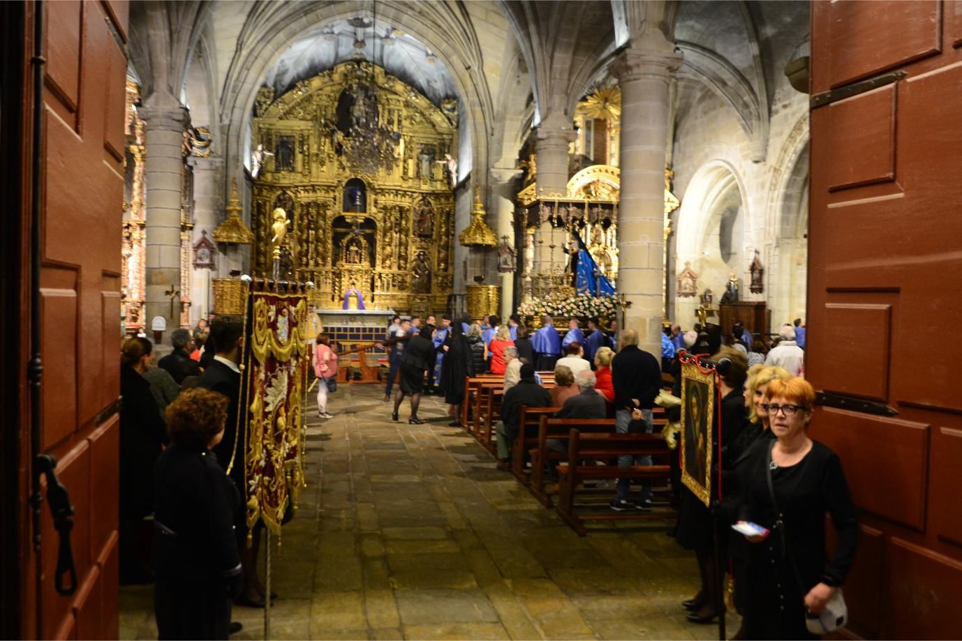 Cangas sintió el calor de la Virgen de los Dolores