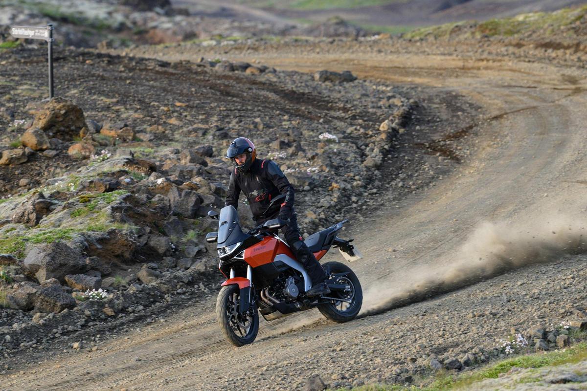 Más que un coleccionista o un apasionado de las clásicas británicas, la marca busca atraer a quien quiere una motocicleta diferente a las japonesas habituales