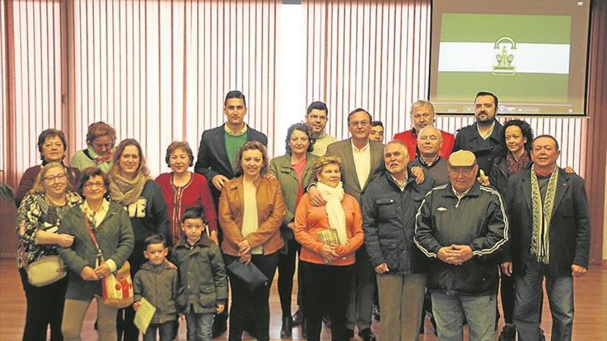 villafranca celebra el día de andalucía, por lluvia, en el edificio de usos múltiples