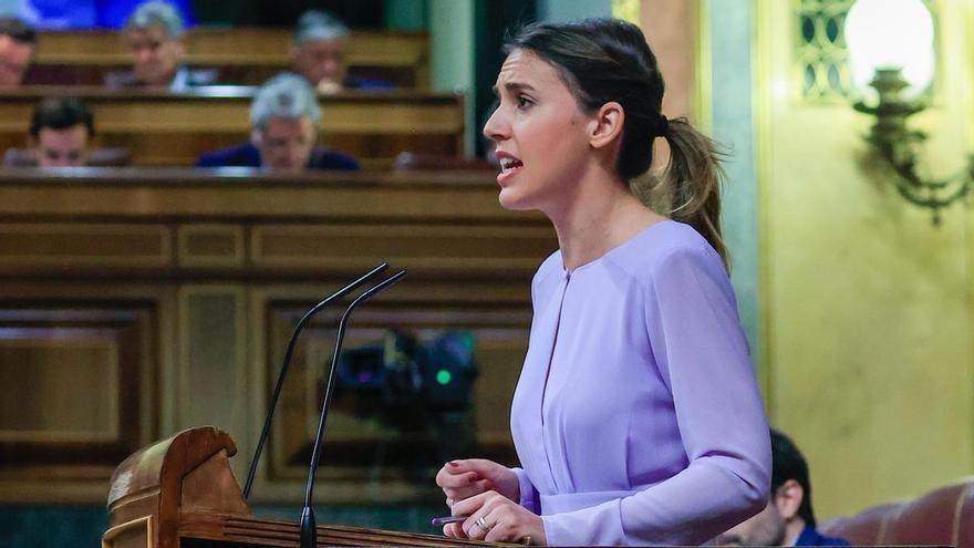 Irene Montero carga contra el PSOE en el pleno y promete "seguir adelante".