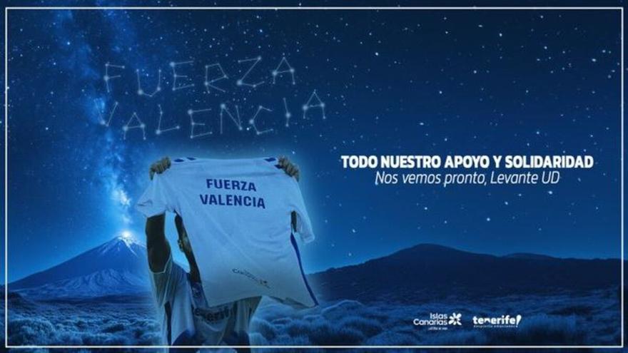 El emotivo detalle del CD Tenerife con el Levante el día en que debían enfrentarse en Liga