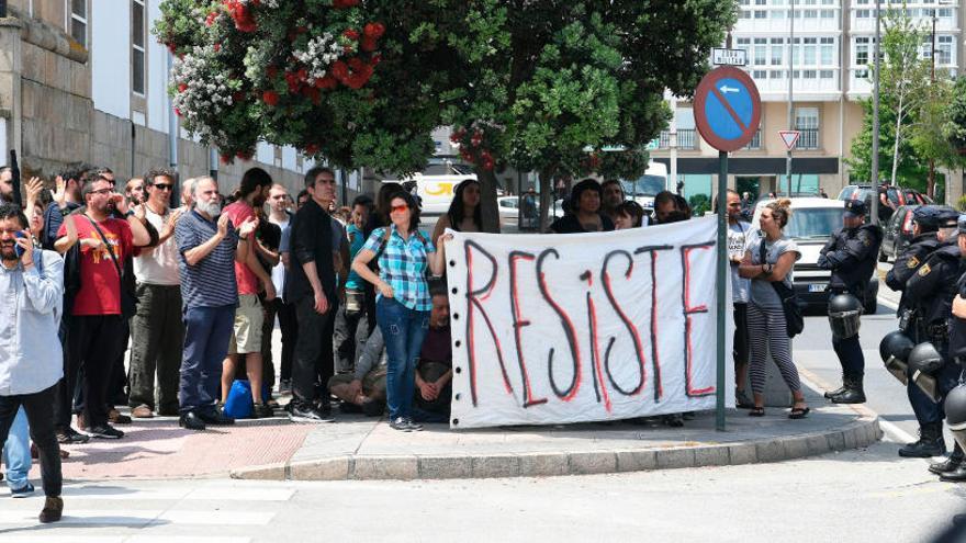 Sindicatos policiales defienden su actuación en el desalojo de A Insumisa