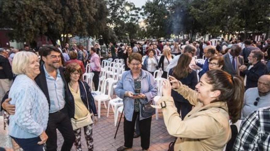 Luis Barcala en su mitin de campaña celebrado en la plaza del barrio San Blas.