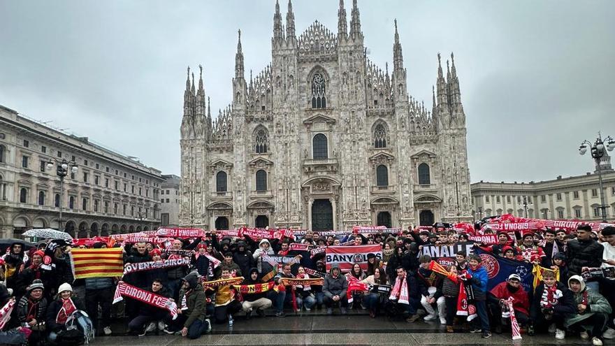 Vídeo: Ruixat de gironins al Duomo de Milà