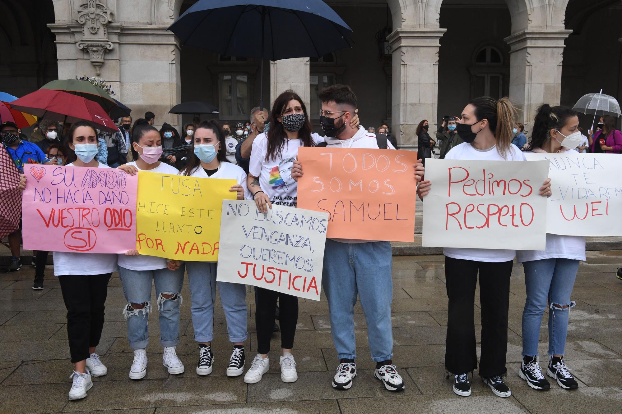 Concentración en María Pita para condenar el crimen del joven Manuel Luiz.