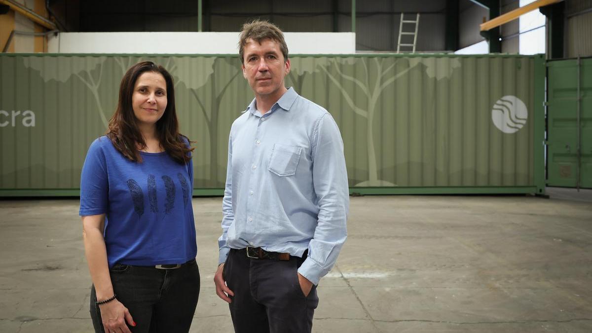 Verónica Menéndez y el otro socio fundador de Agrolinera, Juan Gutiérrez.